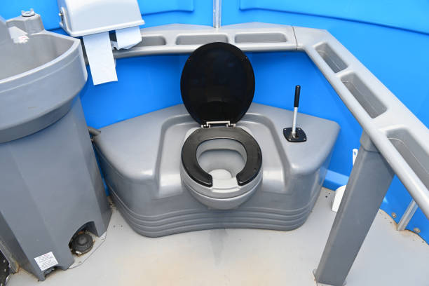 Best Luxury portable toilet rental  in Santa Venetia, CA